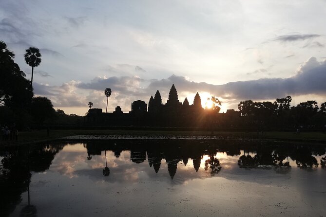 Sunrise Small Group Tour to Angkor Wat Temple - Sunrise at Angkor Wat is worth the early start