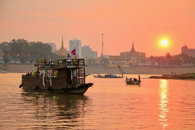 Sunset Cruise with unlimited beer & soft drinks -English speaking guide on board - Key points to know before boarding