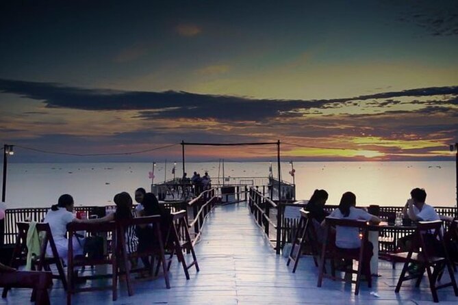 Sunset Dinner and drinks includes a Floating Village cruise tour. - Seeing Tonle Sap from the water