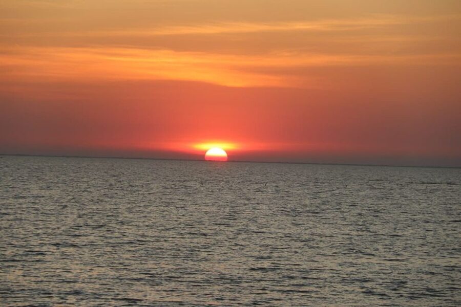 Sunset Dinner Tour: Tonle Sap Lake Floating Village - Sunset over the lake