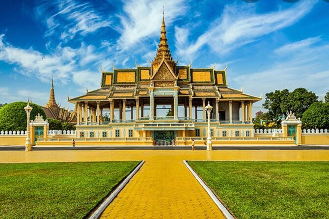 Taxi Siem Reap to Phnom Penh-English Speaking Driver - Stop one: Kampong Kdei’s ancient bridge