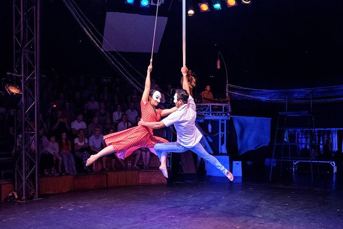 The Cambodia Circus, Phare At 19:00 PM - Inside the small circus tent