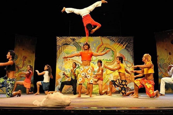 The Cambodian Circus Show and Pub Street Night Market - Why Phare Circus deserves your evening