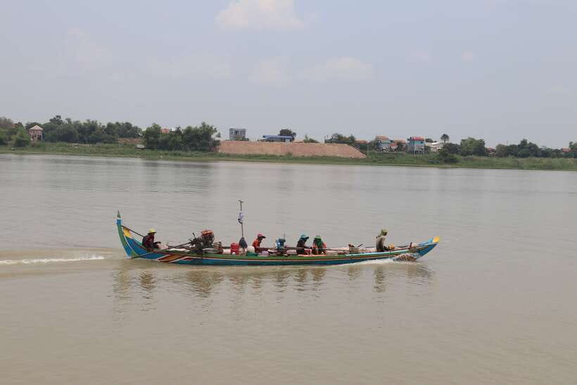 Tonle Sap Cruise & land Tour between Phnom Penh & Siem Reap - Comfort, weather, and practical limits