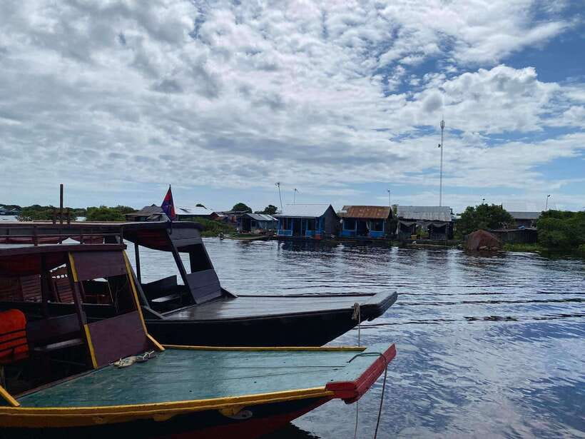 Tonle sap, Kompong Phluk (Floating village) - Sunset from the open-air boat