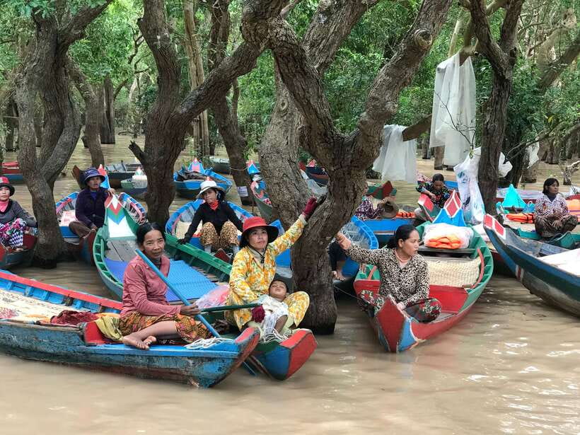 Tonle Sap Tour of Kompong Phluk Village & Evening Food tour - Who will enjoy this outing most