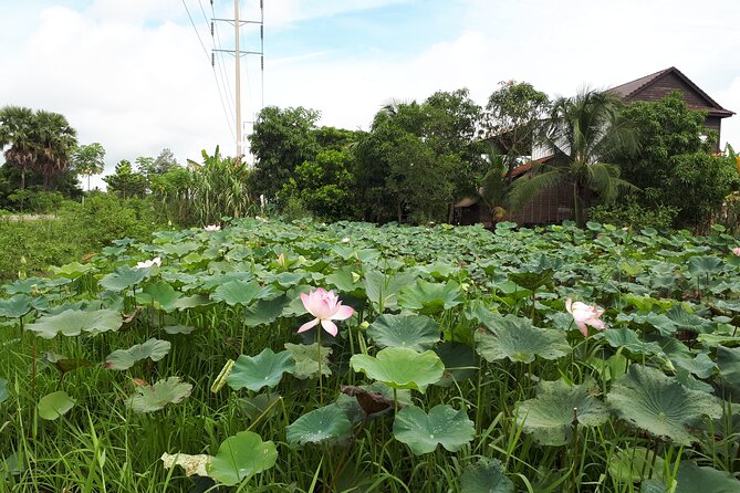 Tuk Tuk Journey: Exploring Rural Life and Silk Farm Craftsmanship - A pagoda stop for Khmer Buddhist life