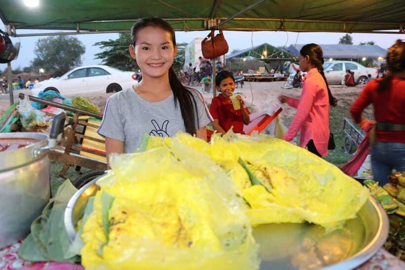 Twilight Tastes of Siem Reap Include Dinner - The night market brings the brave bites