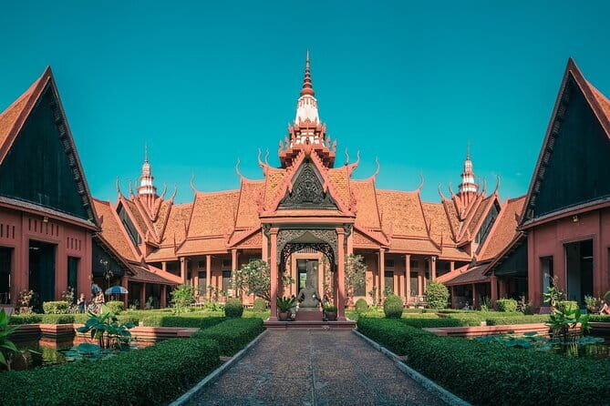 Udong Old Capital Tour - Walking down to Khmer food culture