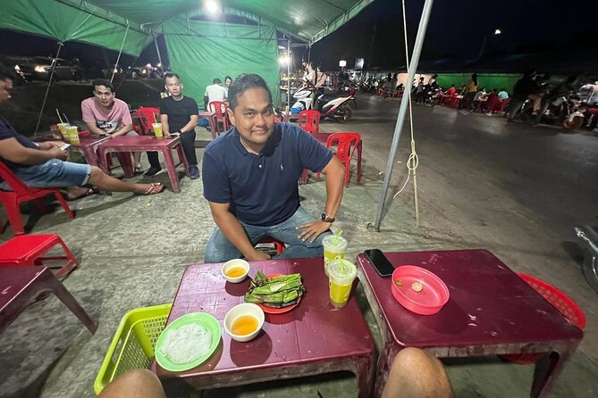 Ultimate Siem Reap Food Tour (10 Locals Tasting with Drinks & Transport) - The Siem Reap Night Market after dark