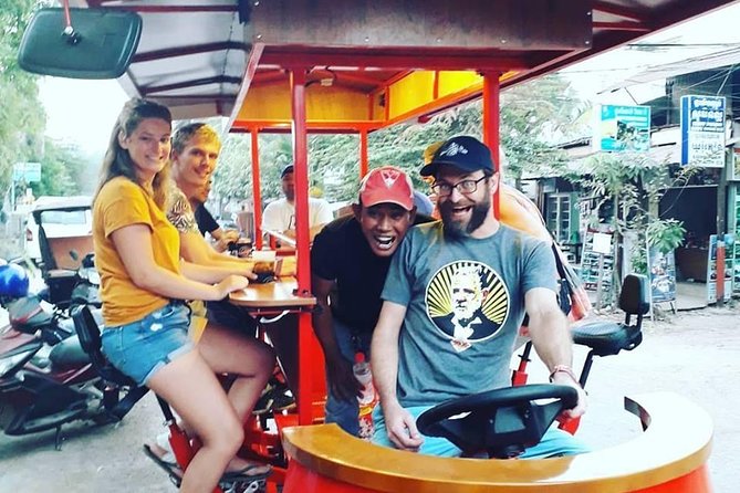 Unlimited Drinks - Sunset City Tour - 2 Hours - Host TT sets the social tone