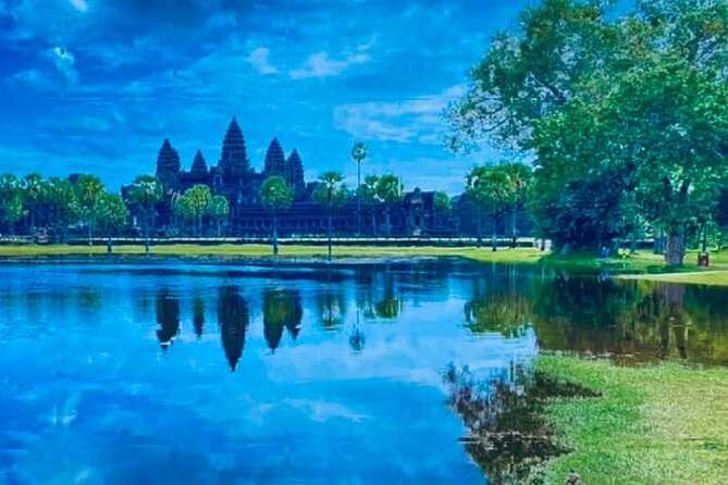 Wildlife Expedition: Elephant Sanctuary, Kbal Spean Banteay Srei - The guide and photographer combination
