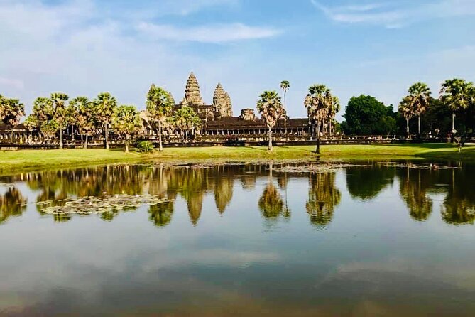 Wildlife Expedition: Elephant Sanctuary, Kbal Spean Banteay Srei - Bayon: faces, stone, and a different kind of monument